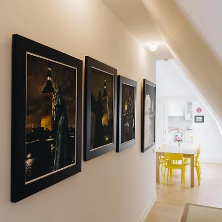 Dream - Art Gallery Family With 2 Bathrooms Apartman *