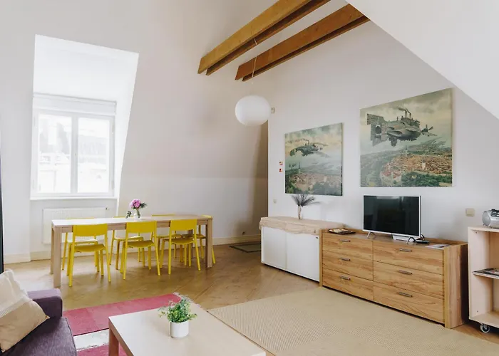 Dream - Art Gallery Family With 2 Bathrooms Apartment